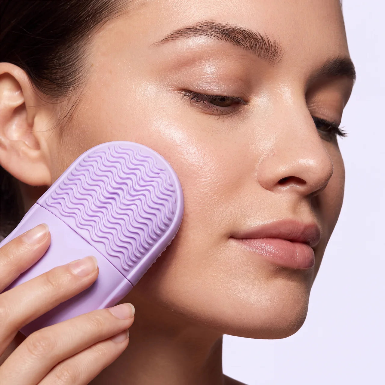 Limpieza Profunda y Piel Radiante con Frescura Instantánea - Cepillo Facial de Silicona con Hielo